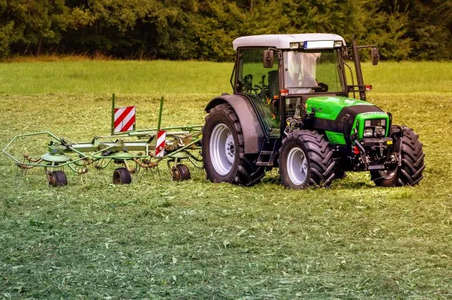 Sprężyna gazowa szyby do ciągnika